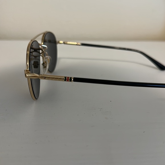 Gucci Sunglasses - Picture 3 of 4